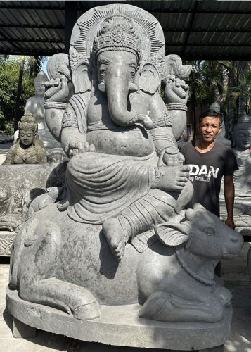 Ganesha Above Nandi Vulcanic Stone 160x115cm H220cm
