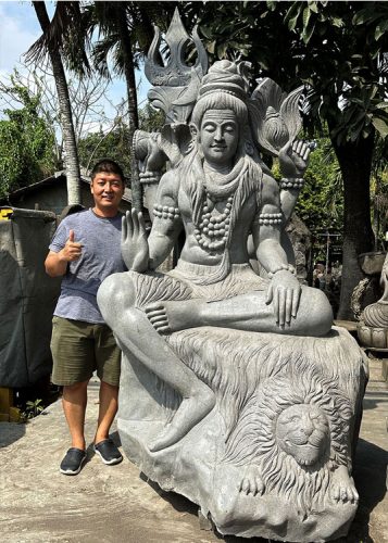 Sitting Shiva Vulcanic Stone 135x140cm H253cm